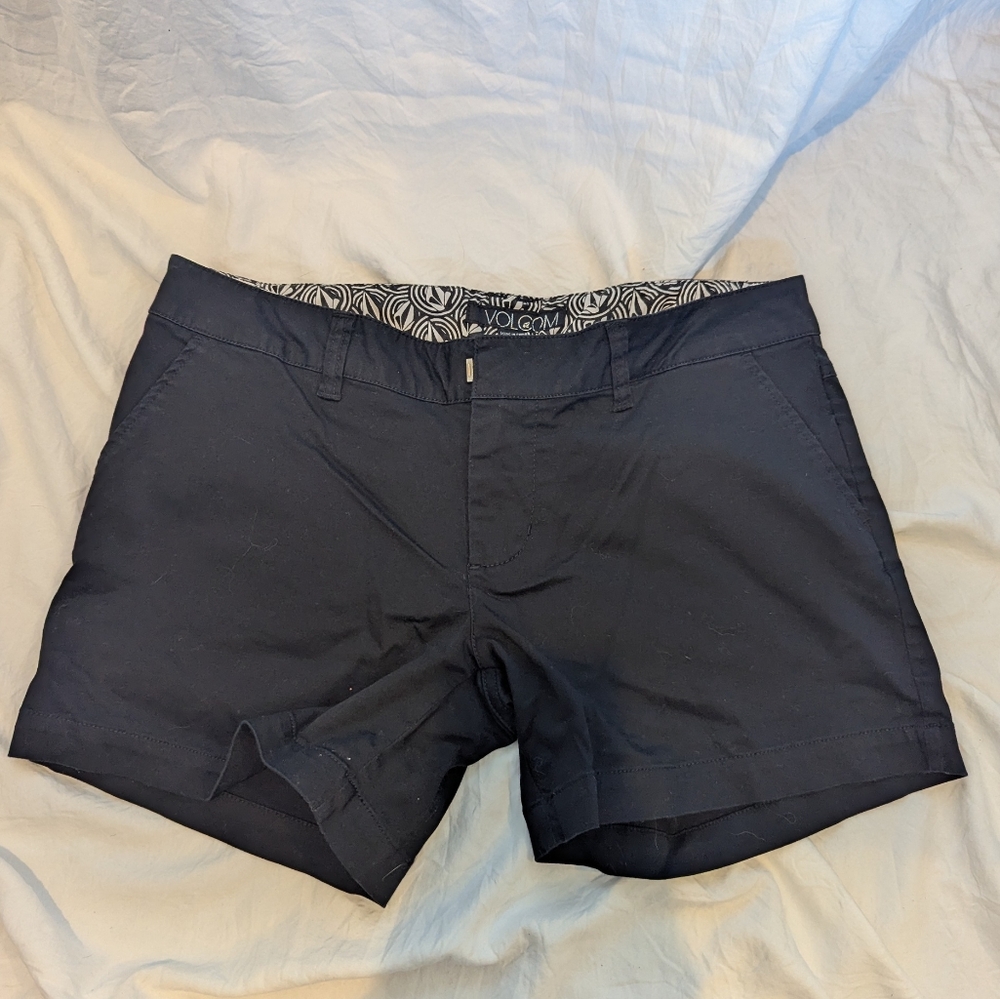 Volcom Classic Women's Shorts in size 7 Inseam 5 Inches